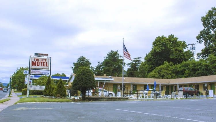 TwiLite Motel0