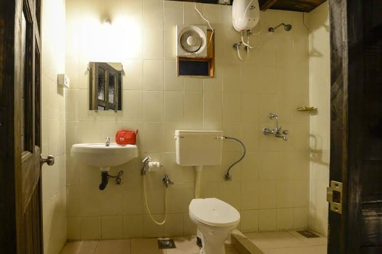 OYO Rooms Baga Beach Cottages0