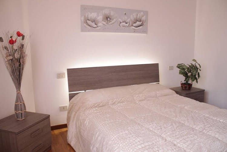 Stefano House0
