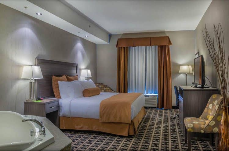 Timber Ridge Inn and Suites0