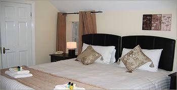 The Cottage0