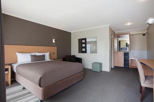 คอมฟอร์ตอินน์ออนรักแลน (Comfort Inn On Raglan)1