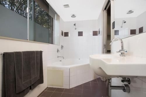 คอมฟอร์ตอินน์ออนรักแลน (Comfort Inn On Raglan)3