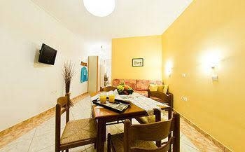 Remezzo Apartments and Studios0
