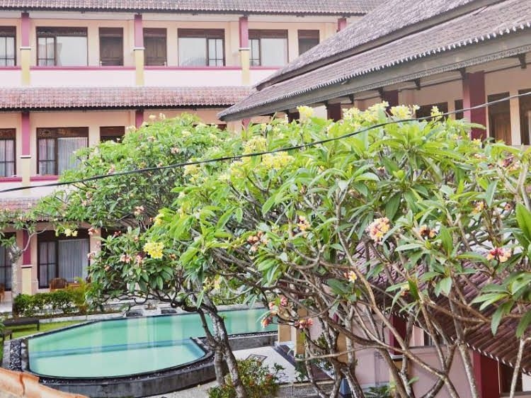 Pesona Beach Inn1