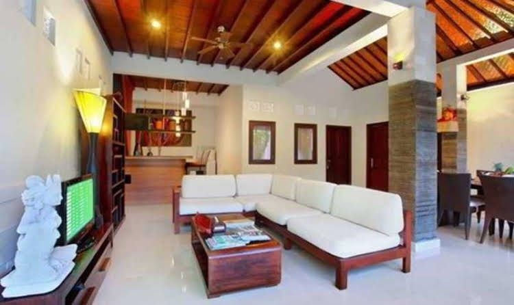 Villa Adhyatma0