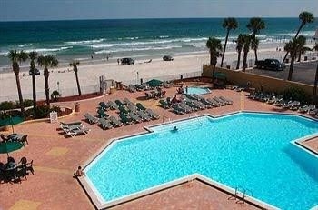 Ocean Breeze Club0