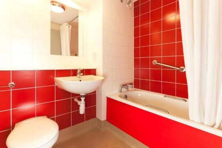 TRAVELODGE WINDSOR2
