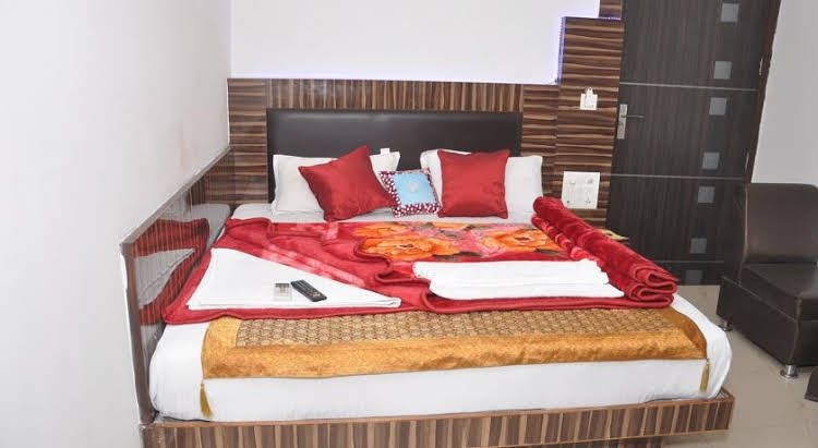 D Suites Deluxe0