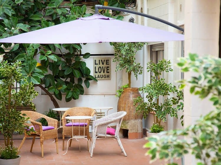 Jardinets Guest House2
