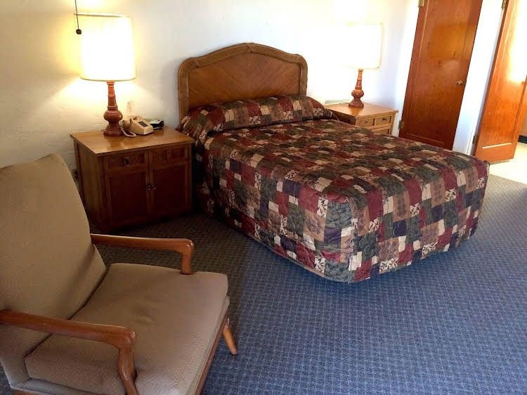 Connell Inn and Suites0