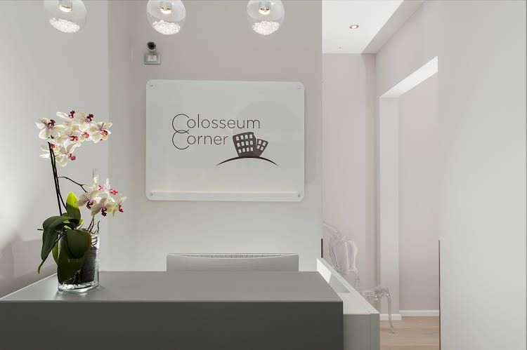 Colosseum Corner0
