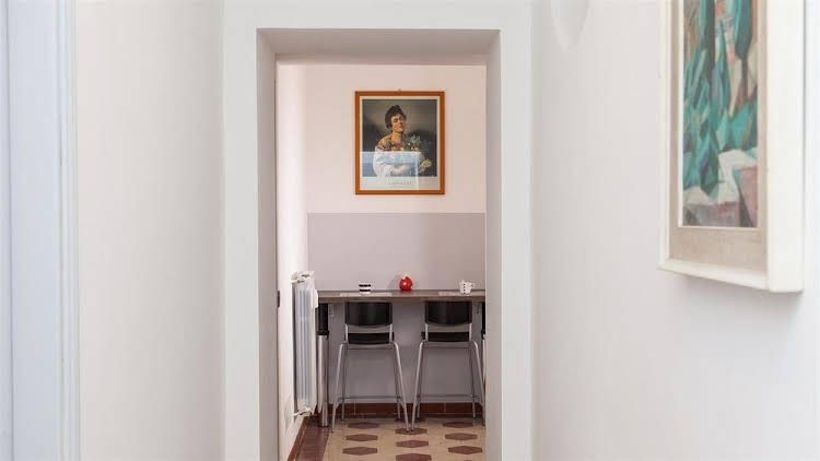 Bodoni Apartment0