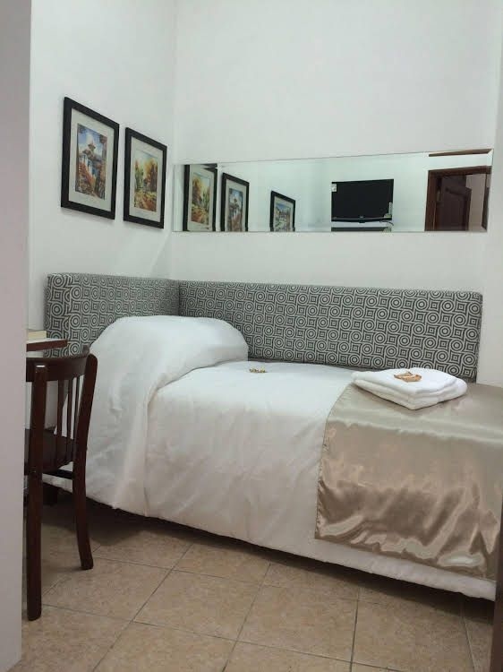 Larqa Park Rooms0