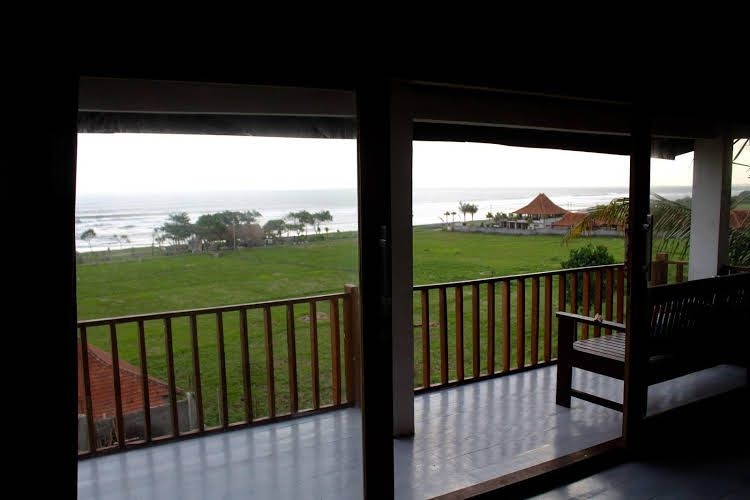 Dikaloha Medewi Surfcamp0
