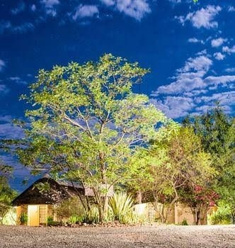 Lesoma Valley Lodge0