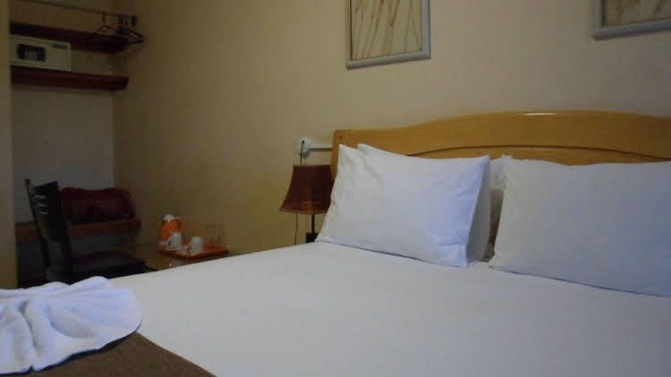 Centre Lodge0