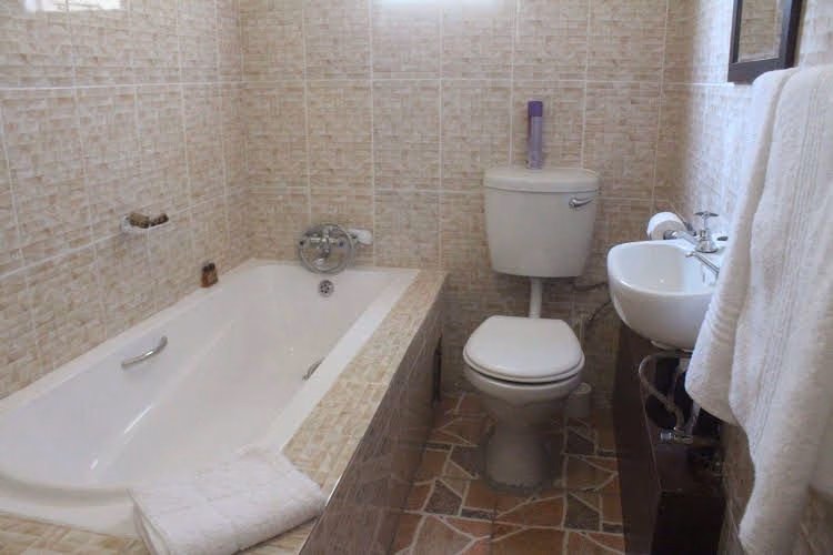 Chiefs Guest House0