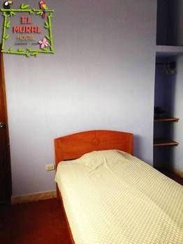 El Mural Hostel0