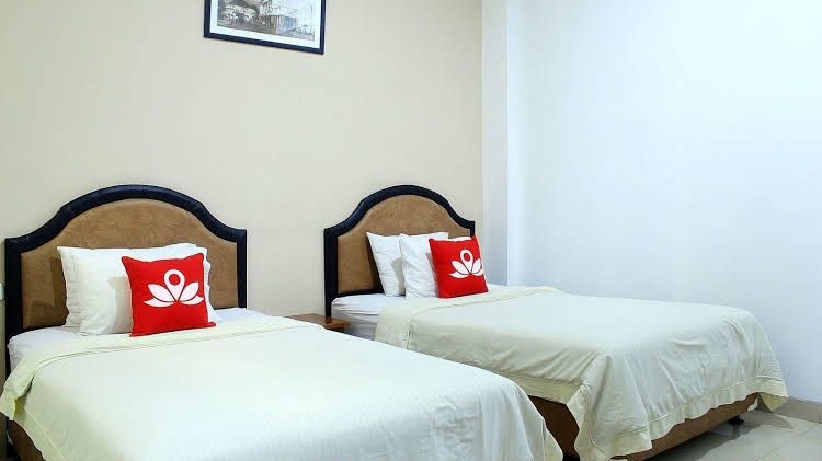 ZEN Rooms Lengkong Besar4