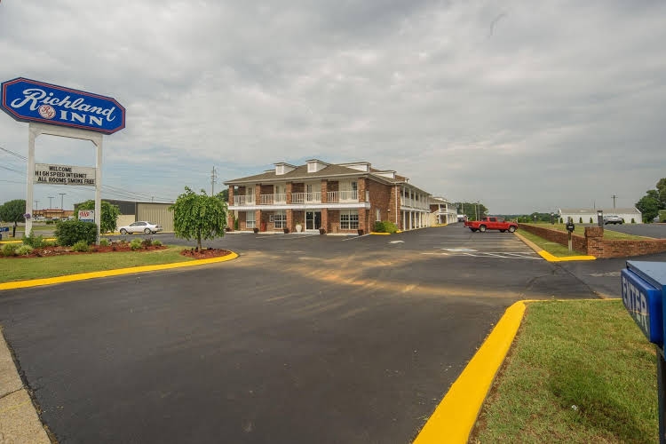 Richland Inn Lawrenceburg0