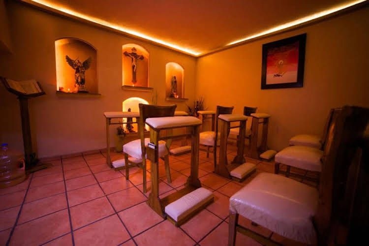 Hacienda del Sol0
