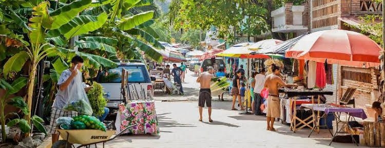Surfing Sayulita Break0