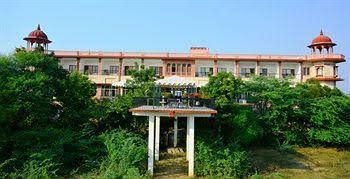 Umaid Lake Palace An Organic Retreat0
