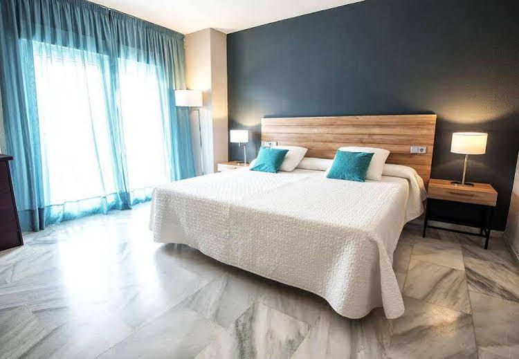 Aparta First Flatotel International0