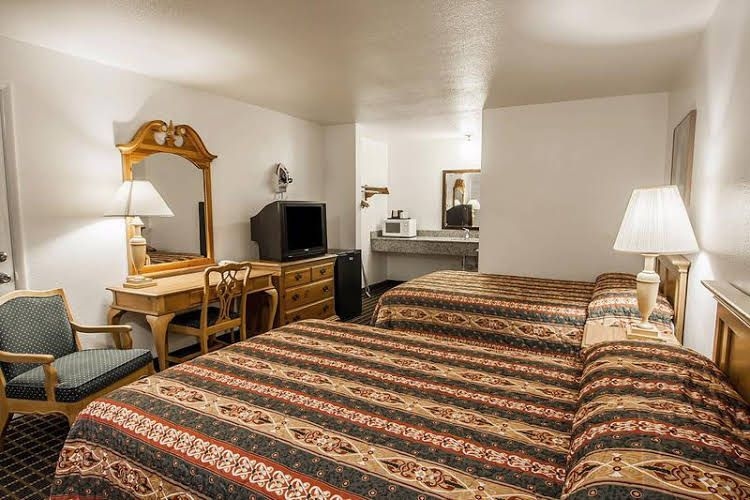 Rodeway Inn0