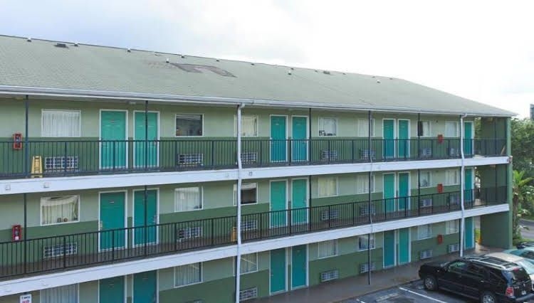 Savannah Suites0