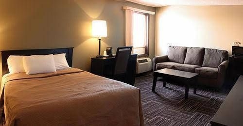 Sunlac Inn Devils Lake3