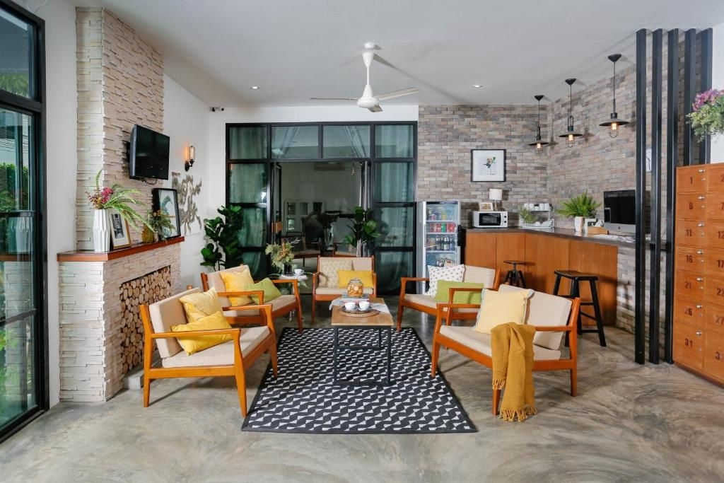 เดอะ คอร์เนอร์ ลอดจ์ (The Corner Lodge)1