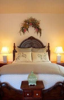 Winchester Inn0