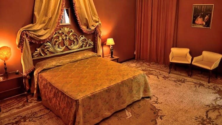 Luxury Palace Ormesini0