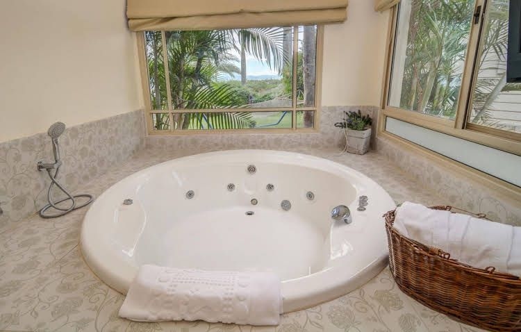 The White Cabins View0
