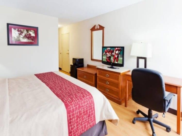 Red Roof Inn Valley0