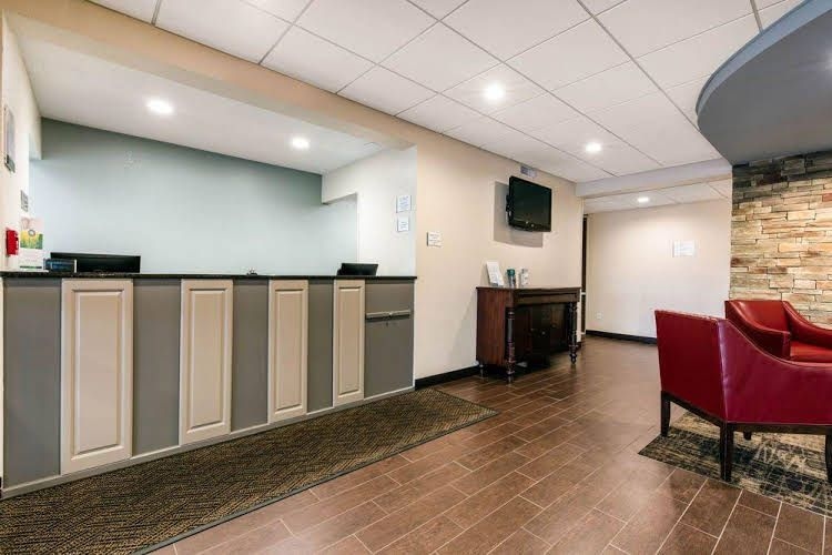Red Roof Inn Valley2