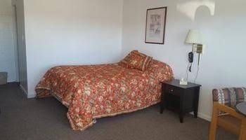 Royal Inn0