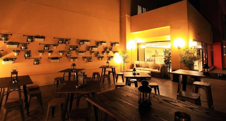Yellow Bee Tangerang0