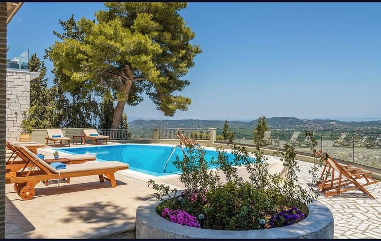 Castelli Luxury Villa0