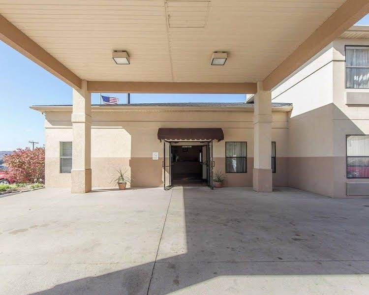 Quality Inn and Suites3