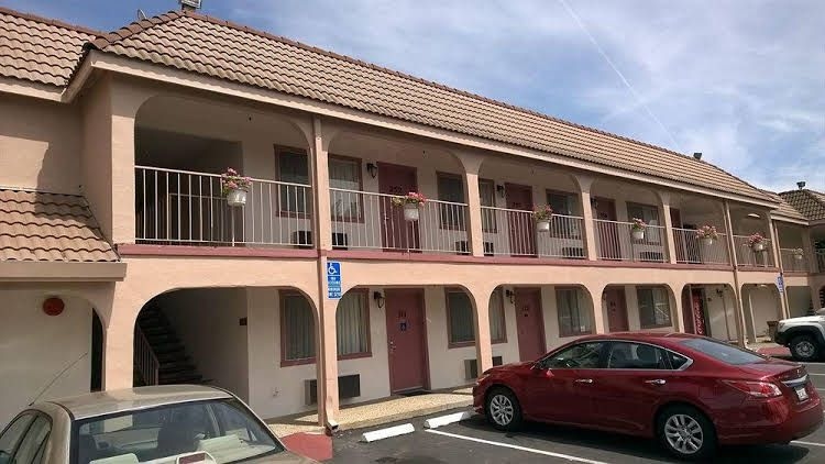 Econo Lodge0