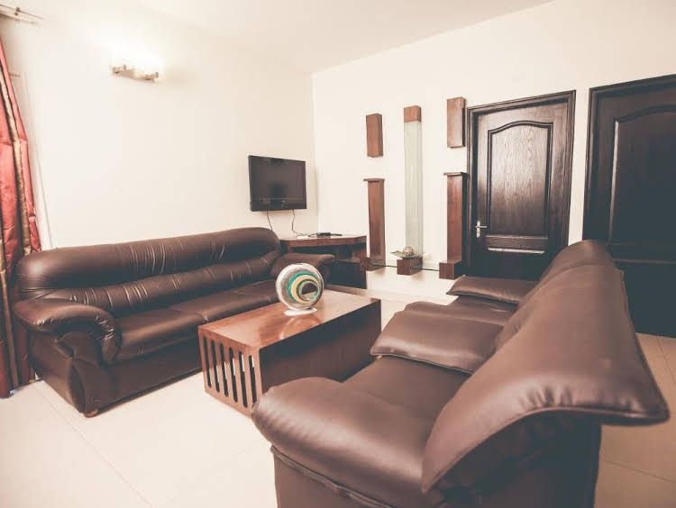 Royal Suites Apartments0