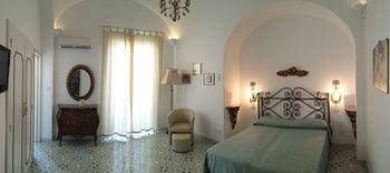 Reginella Positano0