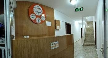 Orange Center Apart0