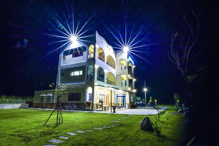 แฮปปี้เนส เฮาส์ (Happiness House)1