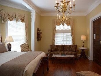 Bluff View Inn0