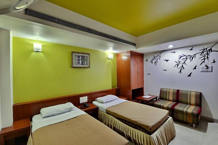 Pleasure Inn0