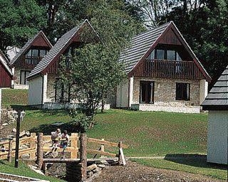 Honicombe Manor0